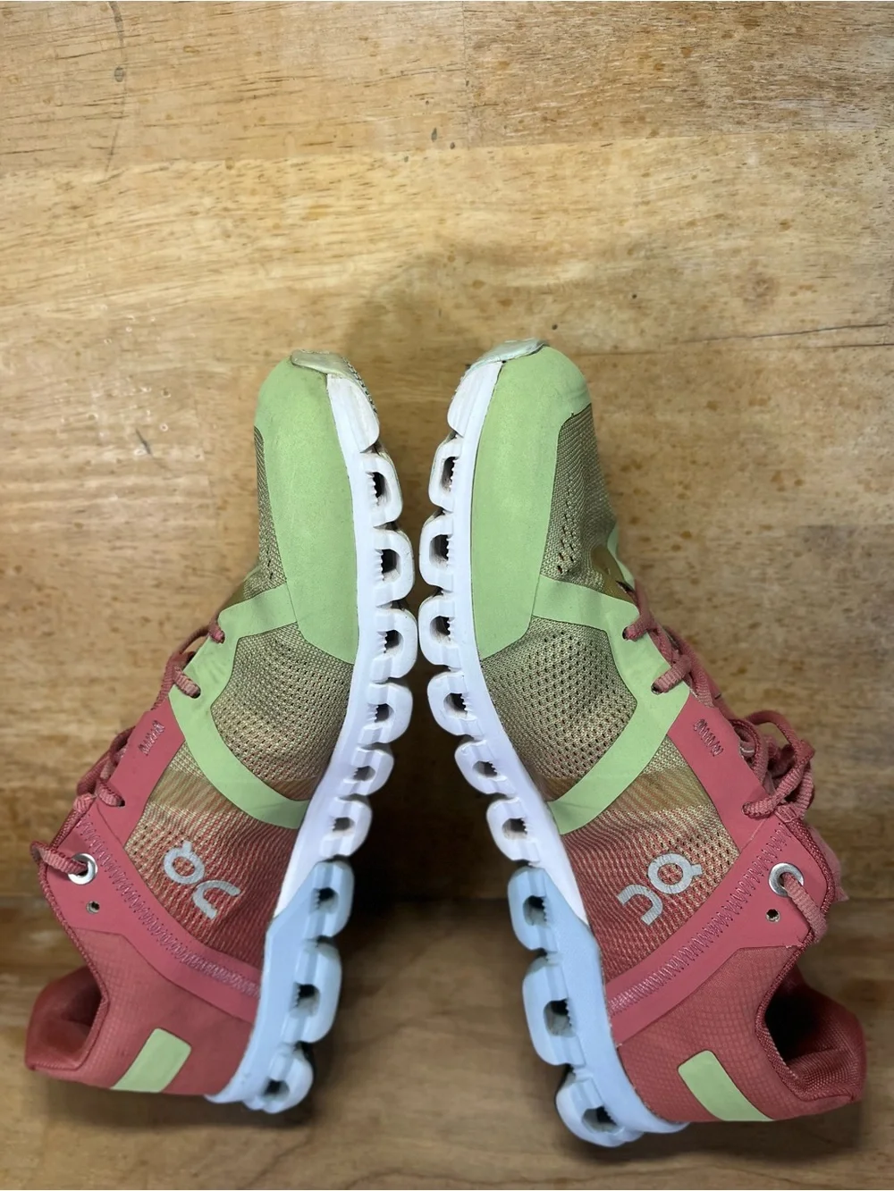 On Cloudflow REFLECTIVE Womens Size 7.5 Running Shoes Sneakers Guava/Dust Rose